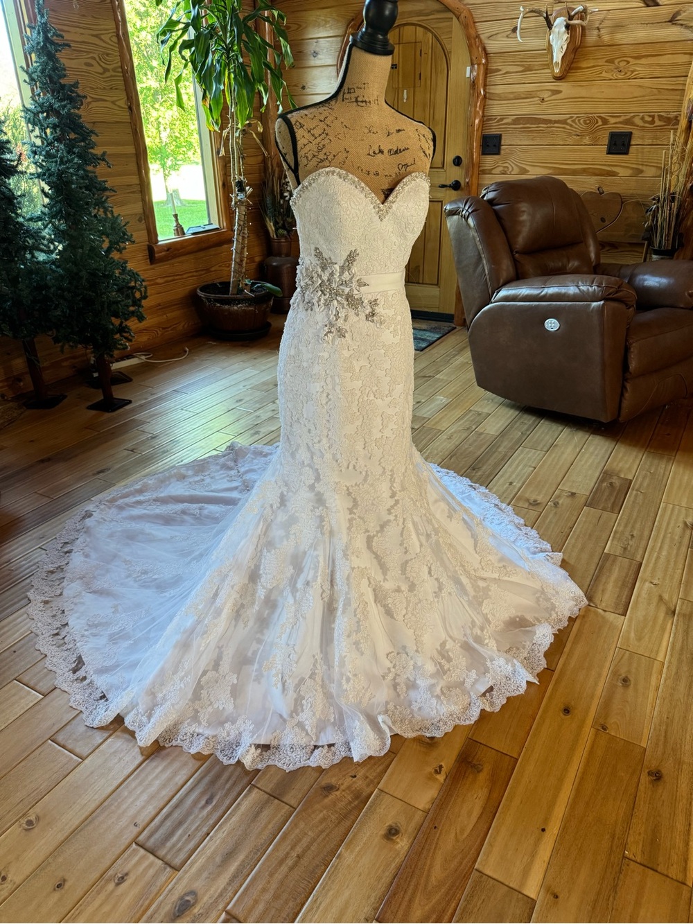 Allure Bridals White Lace Mermaid Wedding Dress with Beaded Waist Appliqué